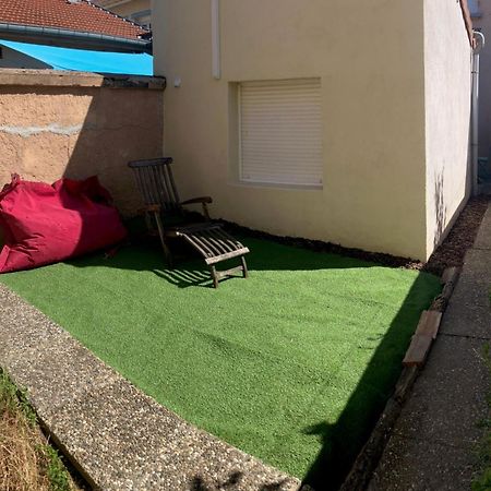 Jolie, Cozy, Confortable Maison De Ville Au Calme A 5Min Du Centre De Verdun, Parking Devant La Maison Belleville-Sur-Meuse Exteriör bild